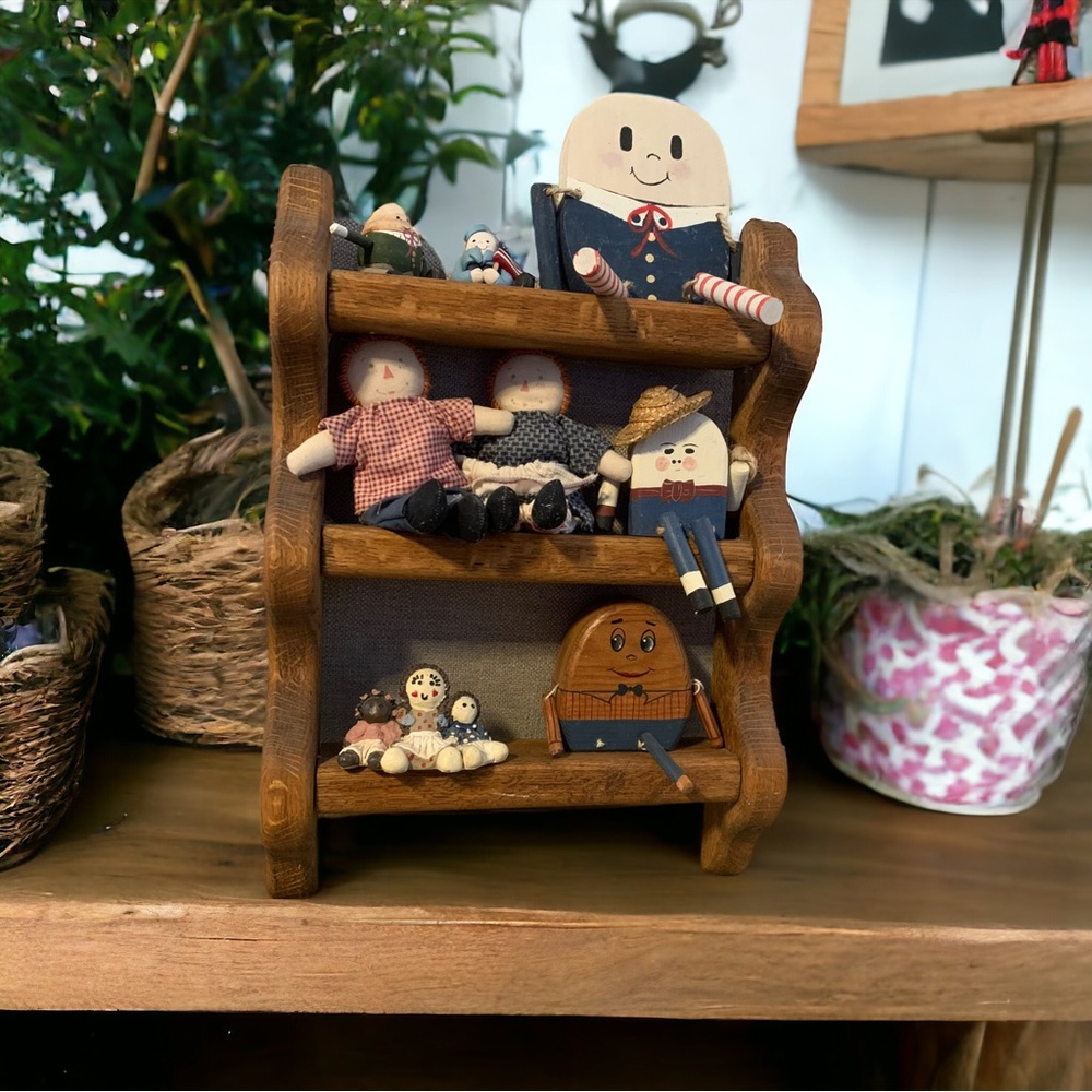 Primitive/ Farmhouse Hanging Shelf w/ Humpty Dumpty & Raggedy Ann